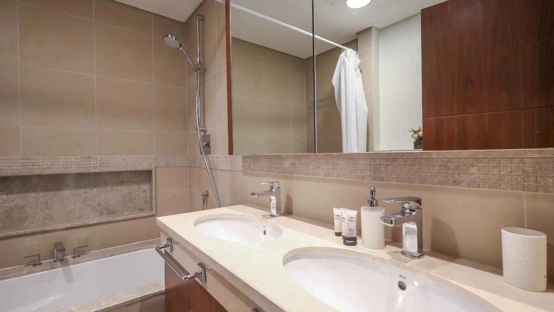 Elite Lux Holiday Homes - 3Br Full Burj Khalifa Fountain Views In Downtown Dubai Apartment